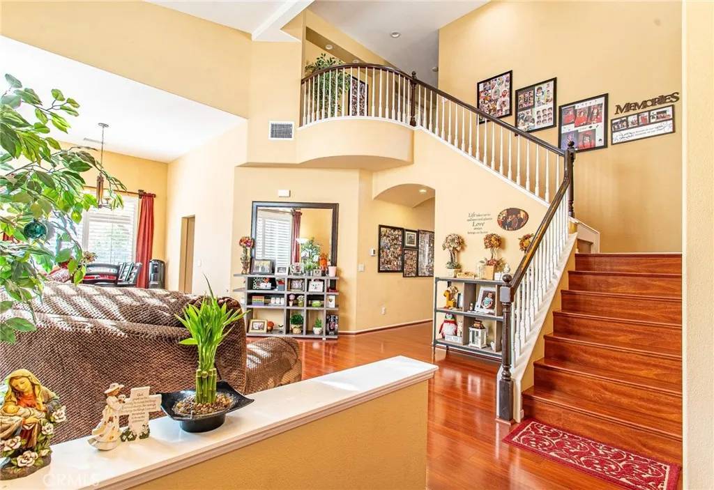Newhall, CA 91321,21210 Oakleaf Canyon Drive