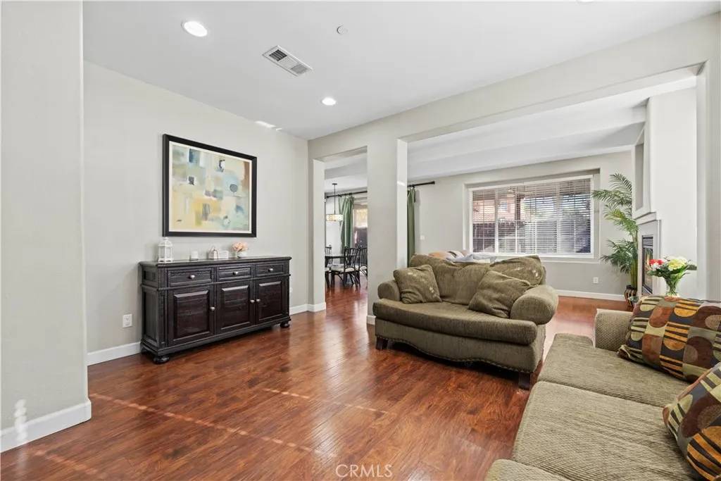 Mission Hills (san Fernando), CA 91345,14343 Tori Court