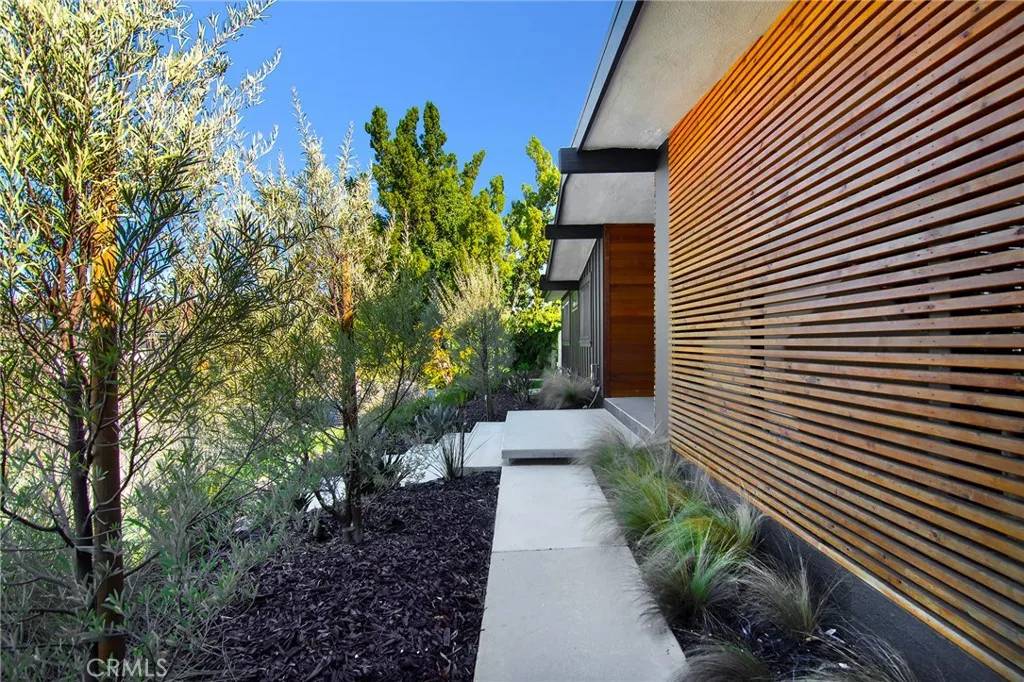 Tarzana, CA 91356,4406 Jubilo Drive