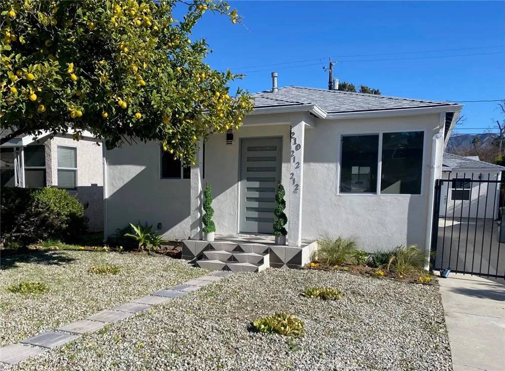 Burbank, CA 91506,210 N Sparks Street