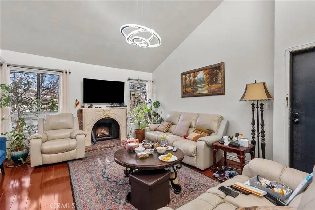 Canoga Park, CA 91304,21000 Bryant Street #10
