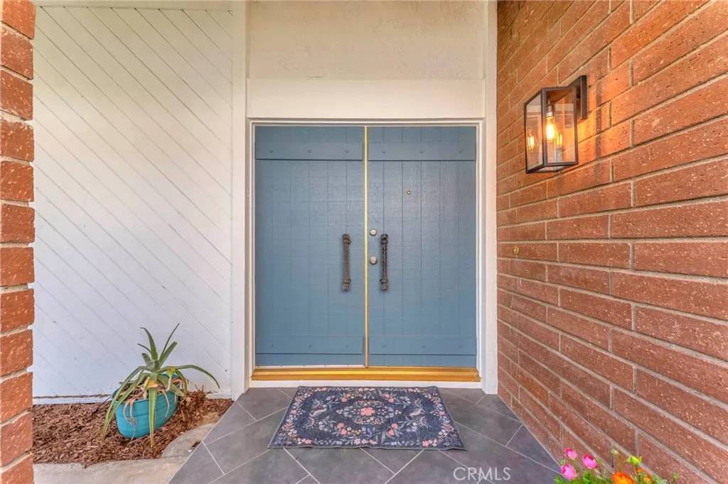 Westlake Village, CA 91362,3270 Sawtooth Court