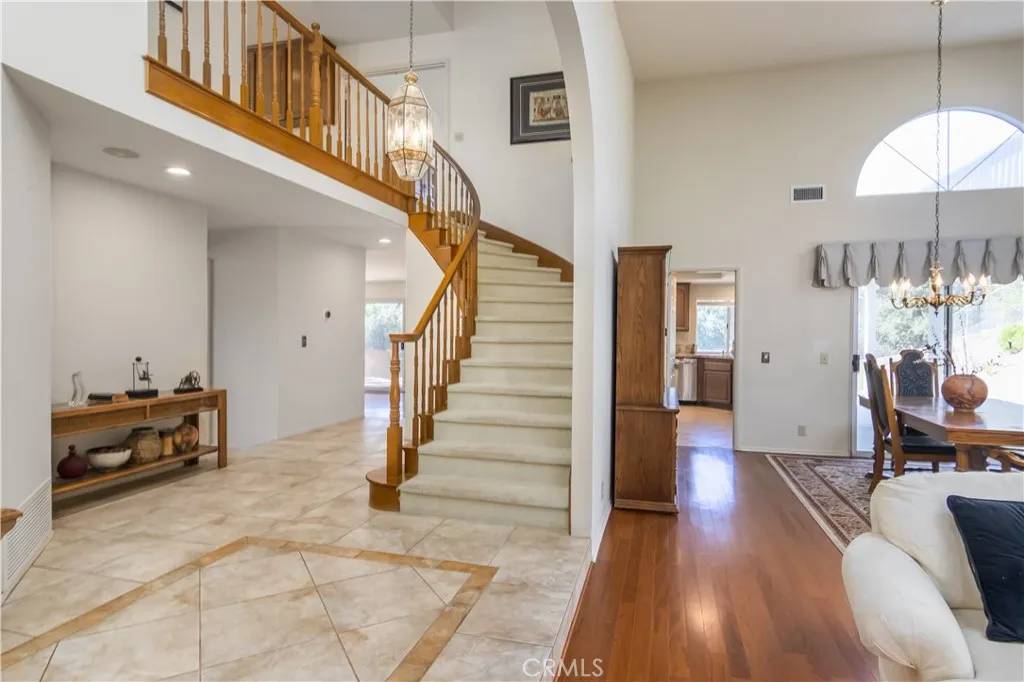 Thousand Oaks, CA 91362,2887 Queens Way