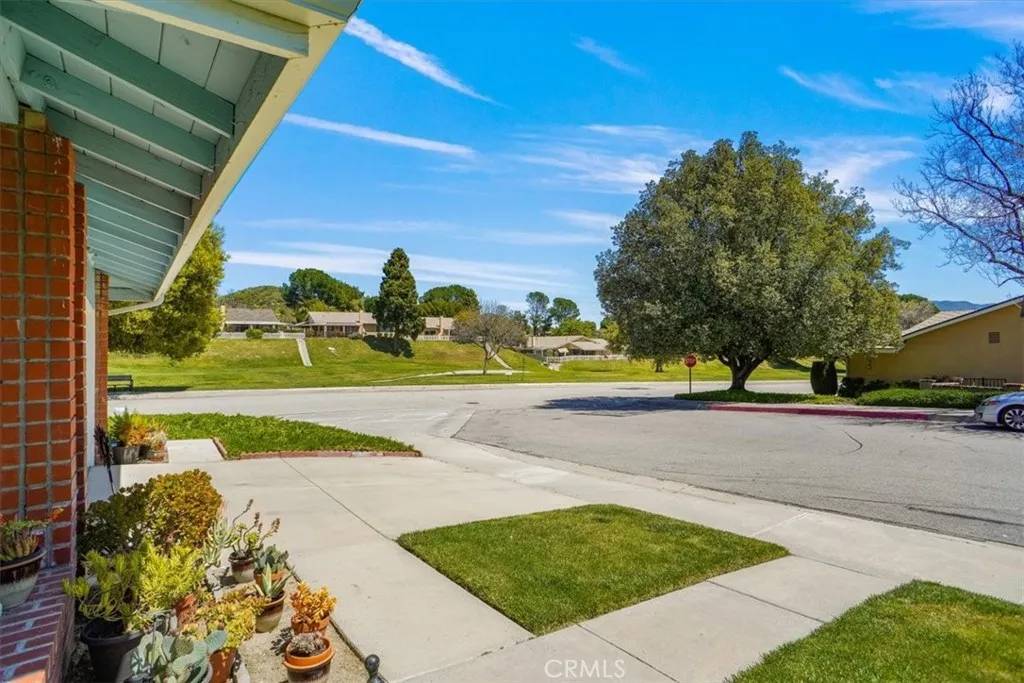 Newhall, CA 91321,26335 Long Oak Drive