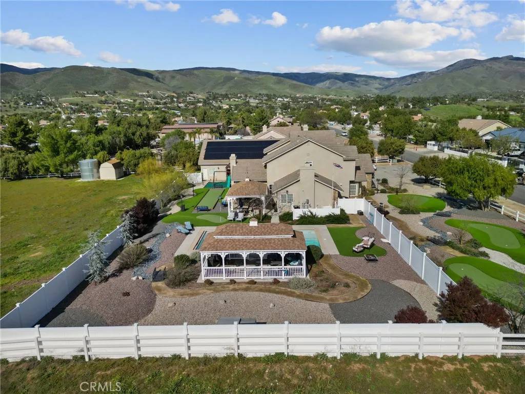 Agua Dulce, CA 91390,34835 Caprock Road