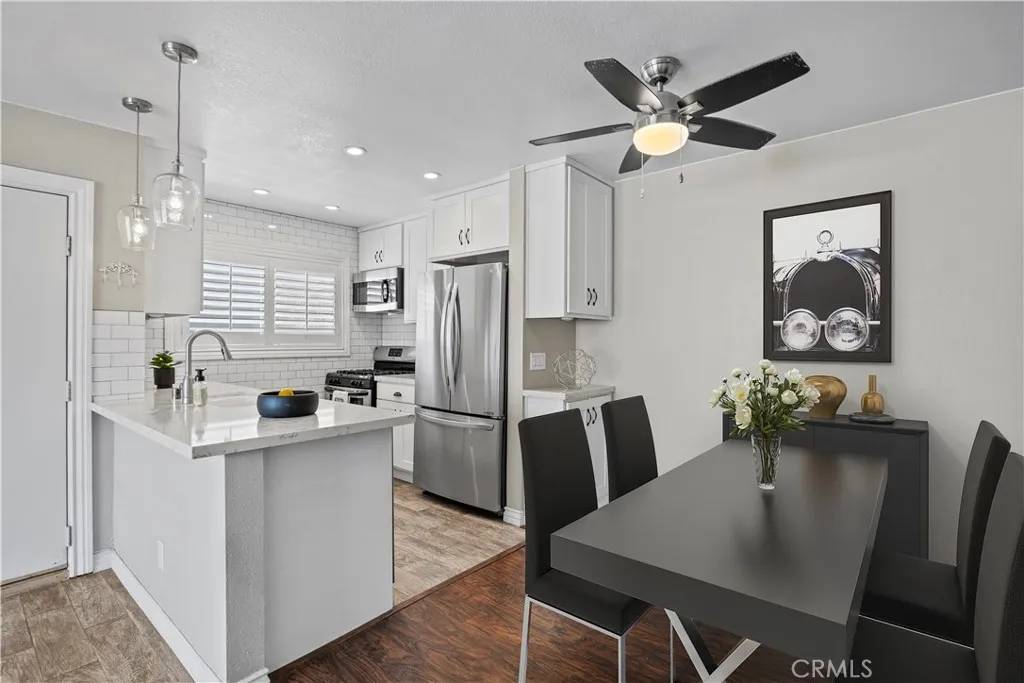 Newhall, CA 91321,24451 Leonard Tree Lane #201