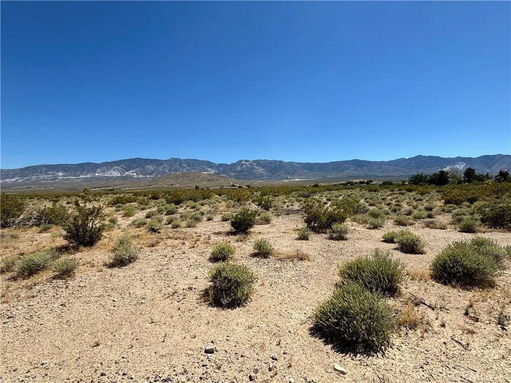 Lucerne Valley, CA 92356,0 Valinda