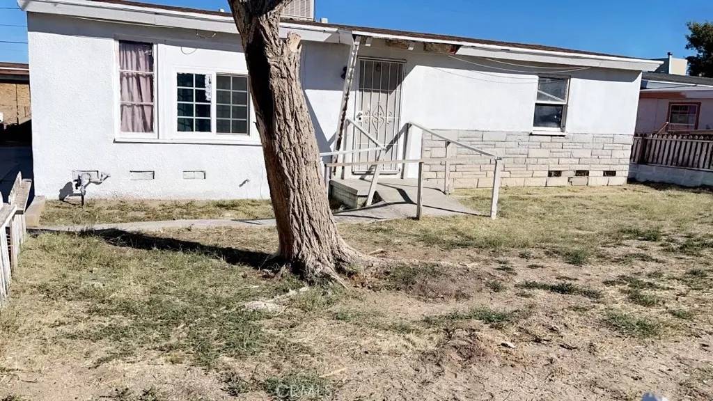 Ridgecrest, CA 93555,328 N Helena Street