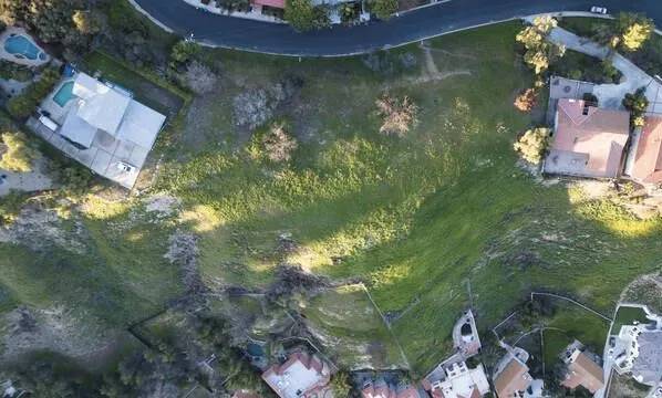 Woodland Hills, CA 91364,5121 Llano