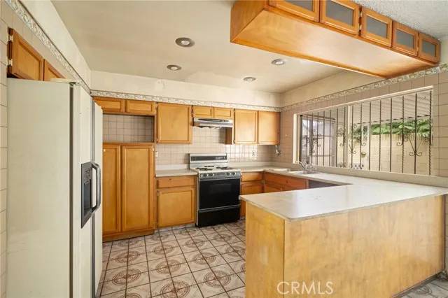 Paramount, CA 90723,6849 San Luis Street