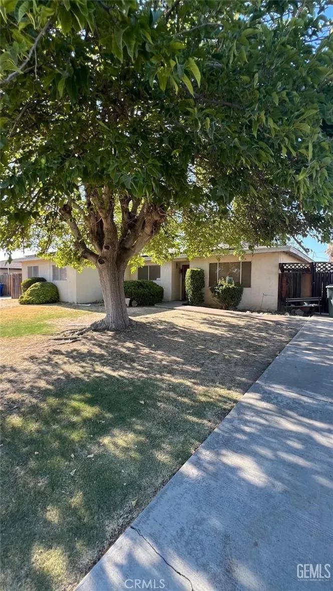 Bakersfield, CA 93308,6708 Cranbrook Avenue