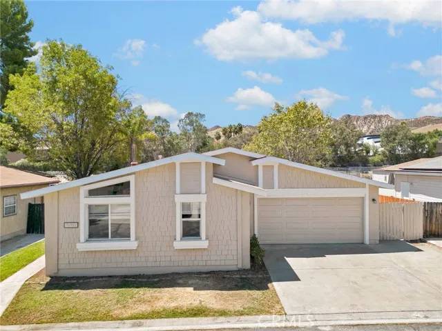 Castaic, CA 91384,31951 Emerald Lane