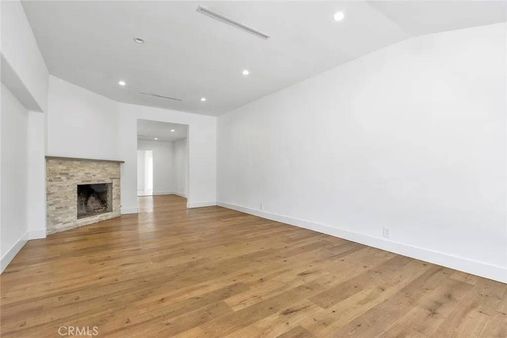 North Hollywood, CA 91606,6015 Laurelgrove Avenue