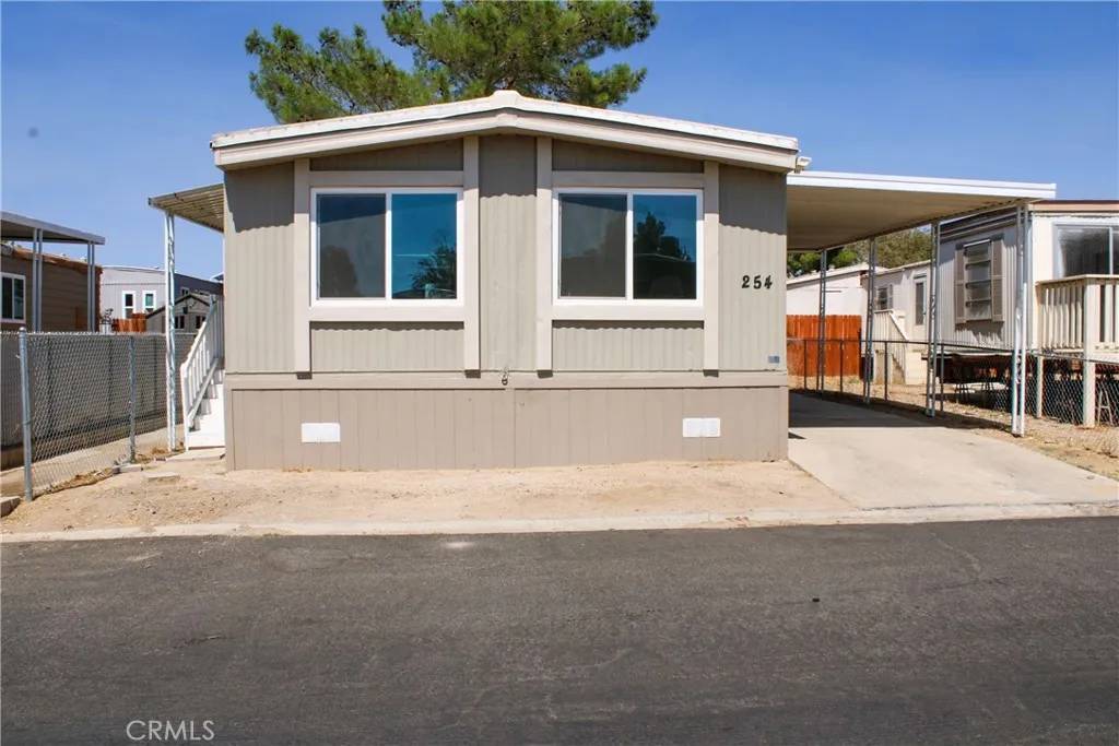 Rosamond, CA 93560,3300 15th West #254