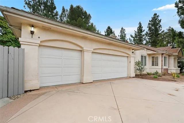 Thousand Oaks, CA 91320,924 Vivian Circle