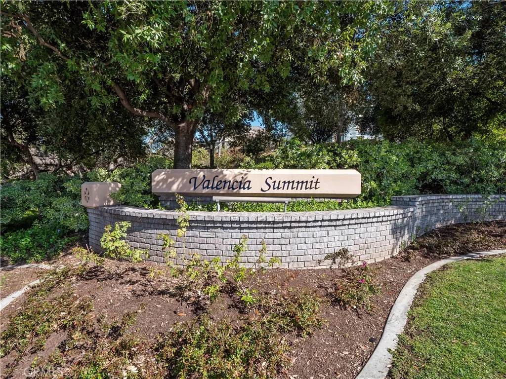 Valencia, CA 91355,24338 Taranto Avenue