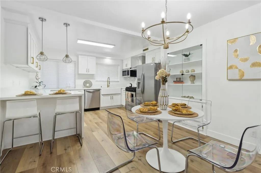 North Hollywood, CA 91602,4445 Cartwright Avenue #202