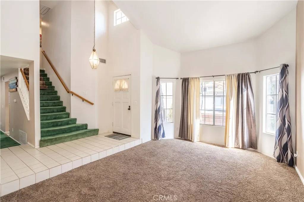 Castaic, CA 91384,27704 Firebrand Drive