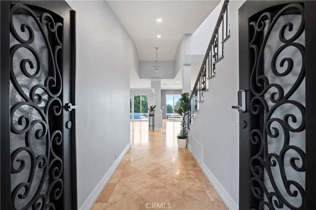Encino, CA 91436,16551 Calneva Drive