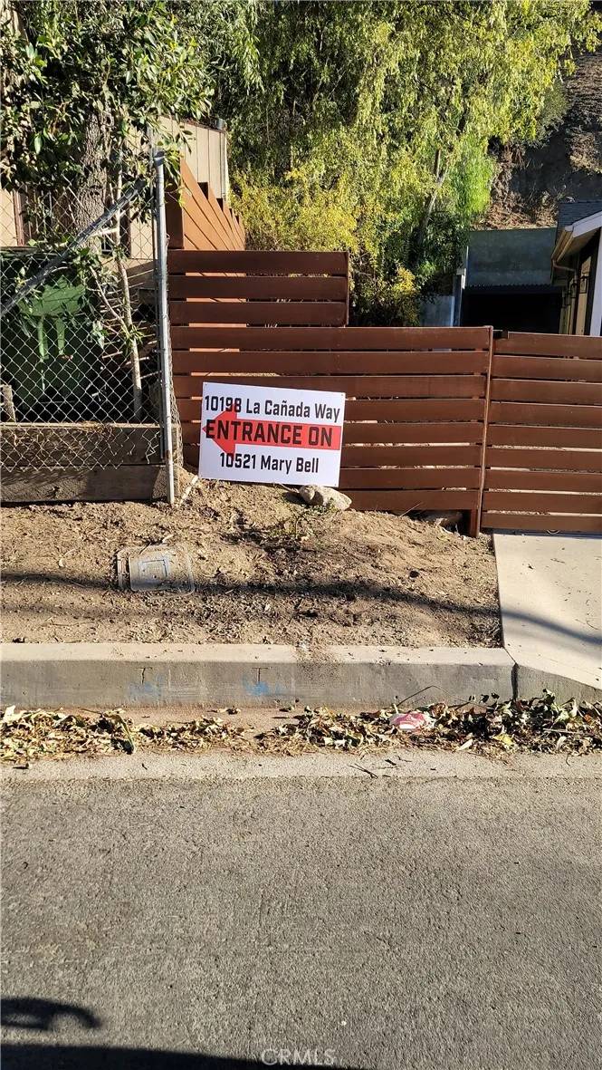 Sunland, CA 91040,10198 La Canada