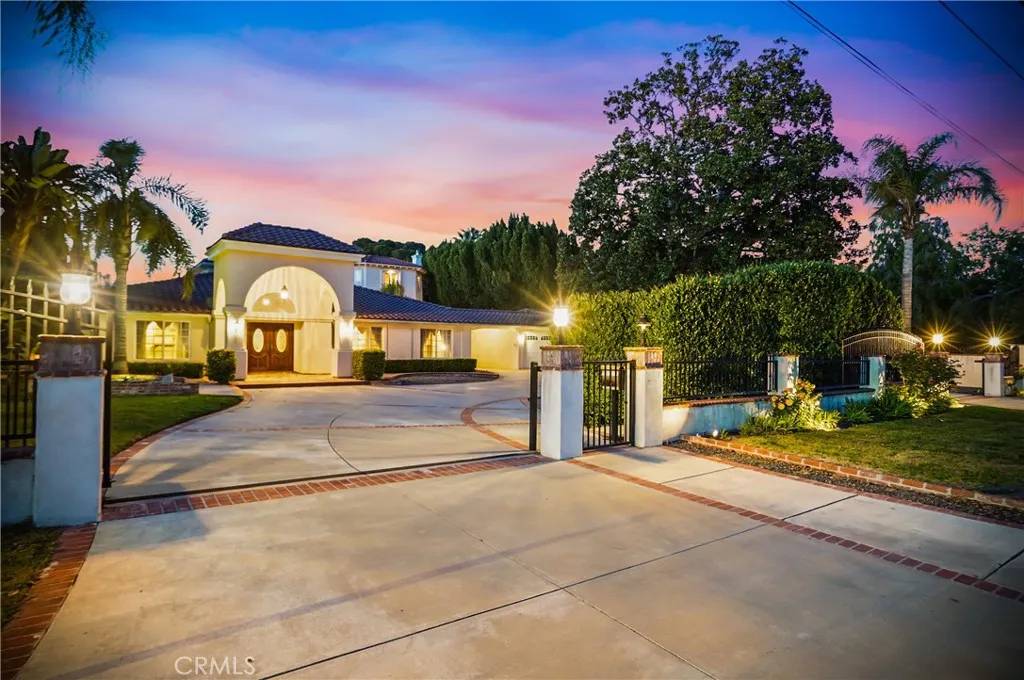 Toluca Lake, CA 91602,10655 Camarillo Street