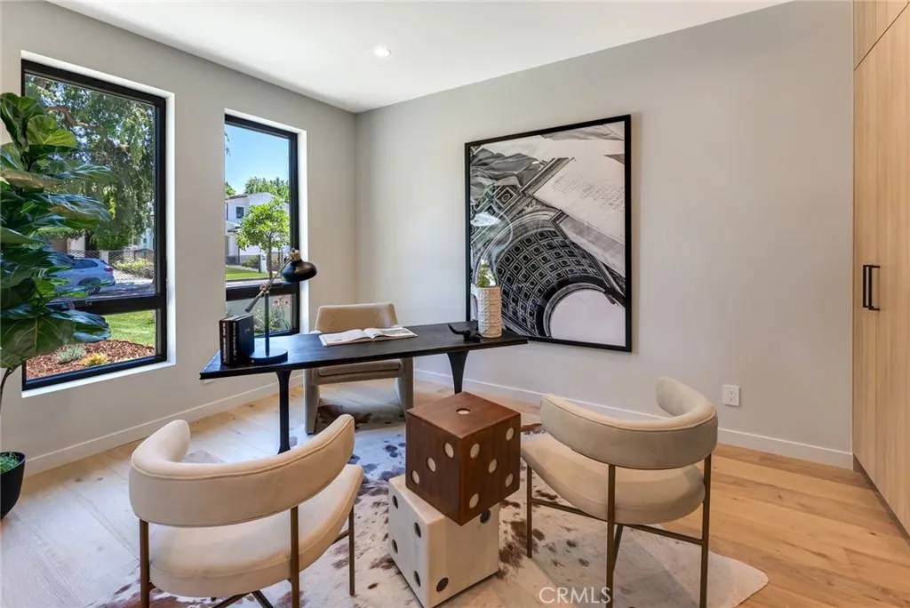 Sherman Oaks, CA 91423,4651 morse Avenue