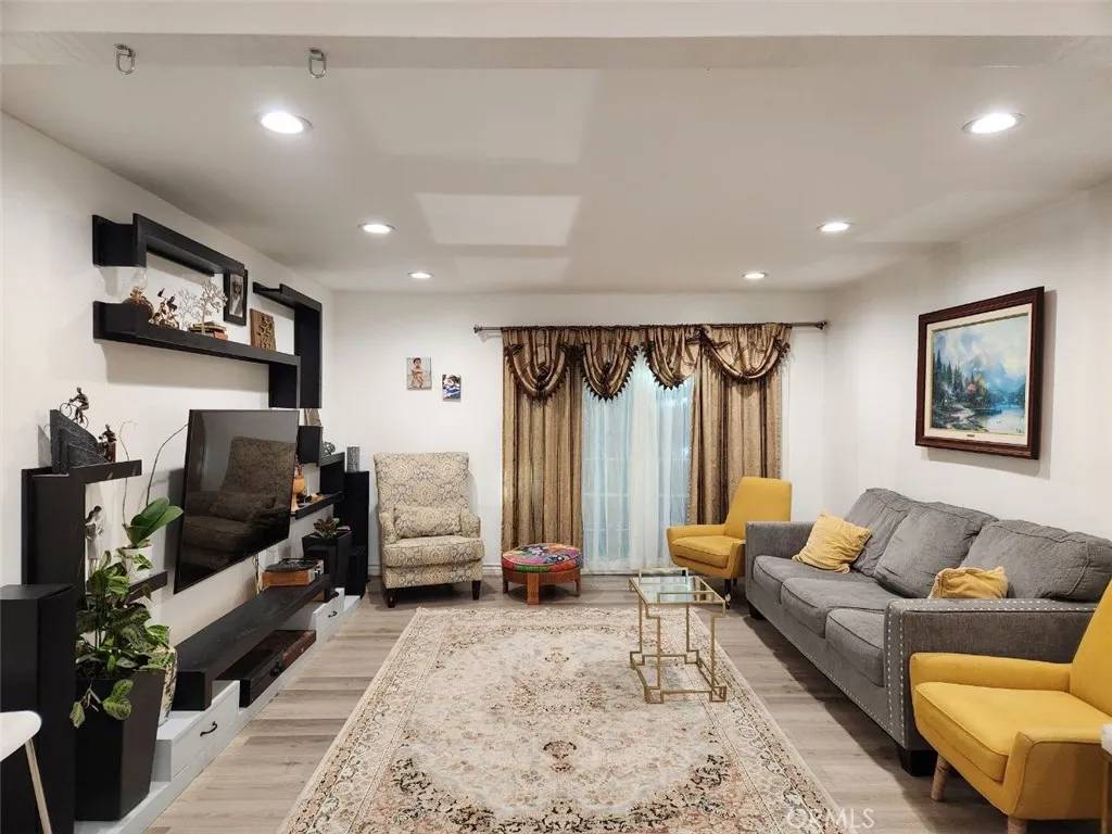 Encino, CA 91316,5460 White Oak Avenue #C110