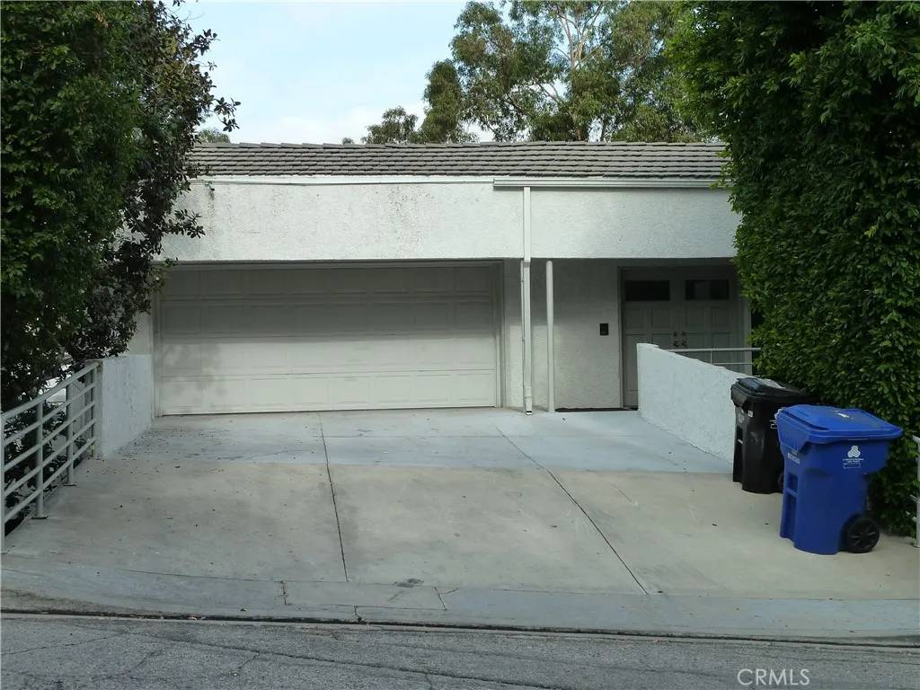 Woodland Hills, CA 91364,4939 Medina Drive