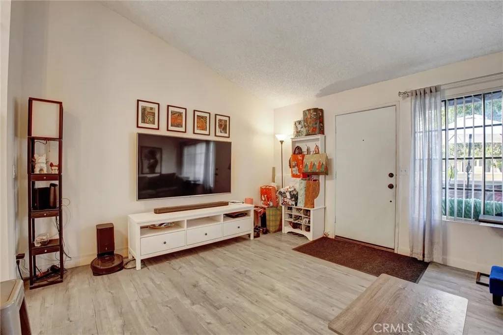 Sylmar, CA 91342,11350 Foothill Boulevard #30