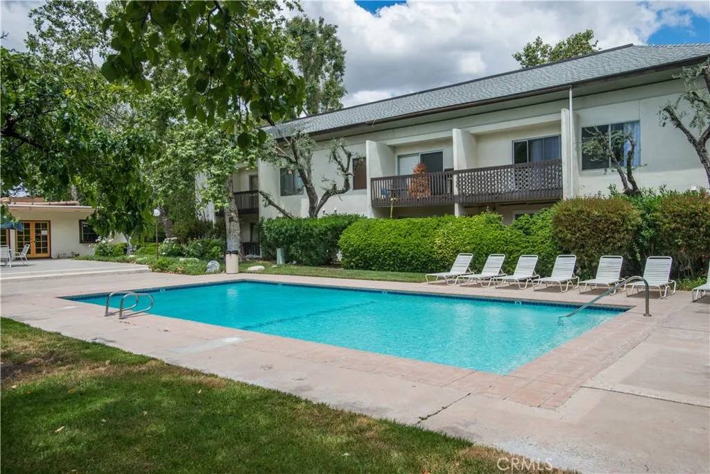 Valencia, CA 91355,23515 Lyons Avenue #228