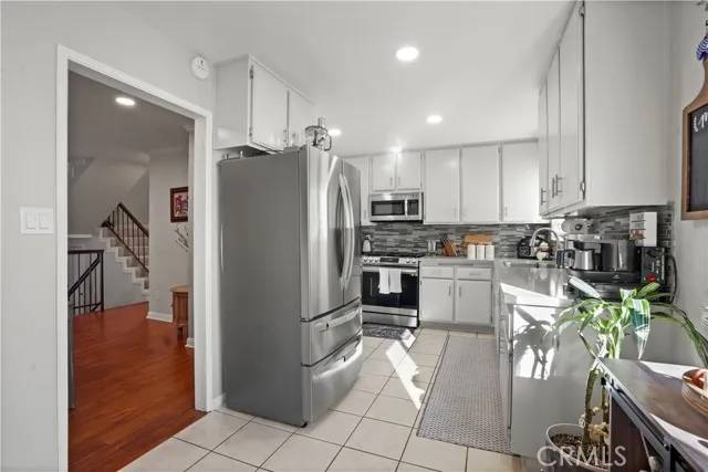 Chatsworth, CA 91311,10030 Owensmouth Avenue #8