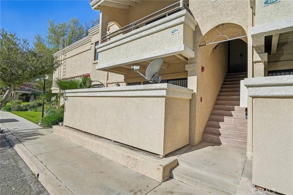Canyon Country, CA 91351,18808 Mandan Street #312