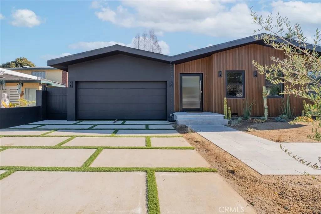 Encino, CA 91436,5016 Rubio Avenue
