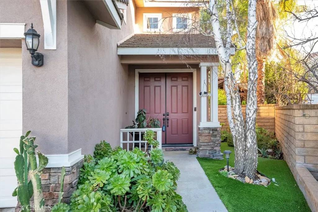 Valencia, CA 91354,23506 Windrose Place