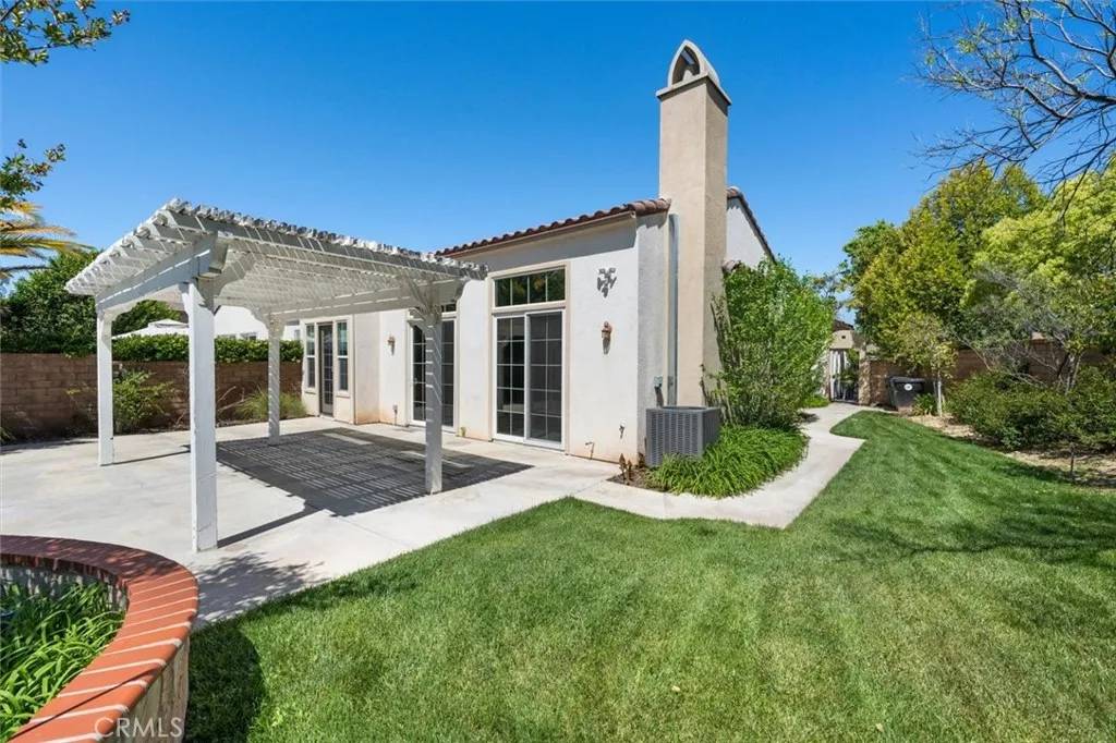 Valencia, CA 91354,23705 Western Cedar Court