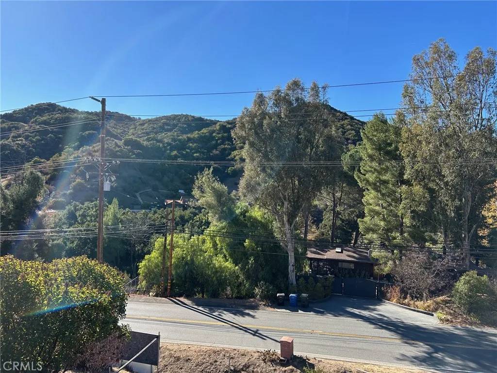 Calabasas, CA 91302,24638 Mulholland