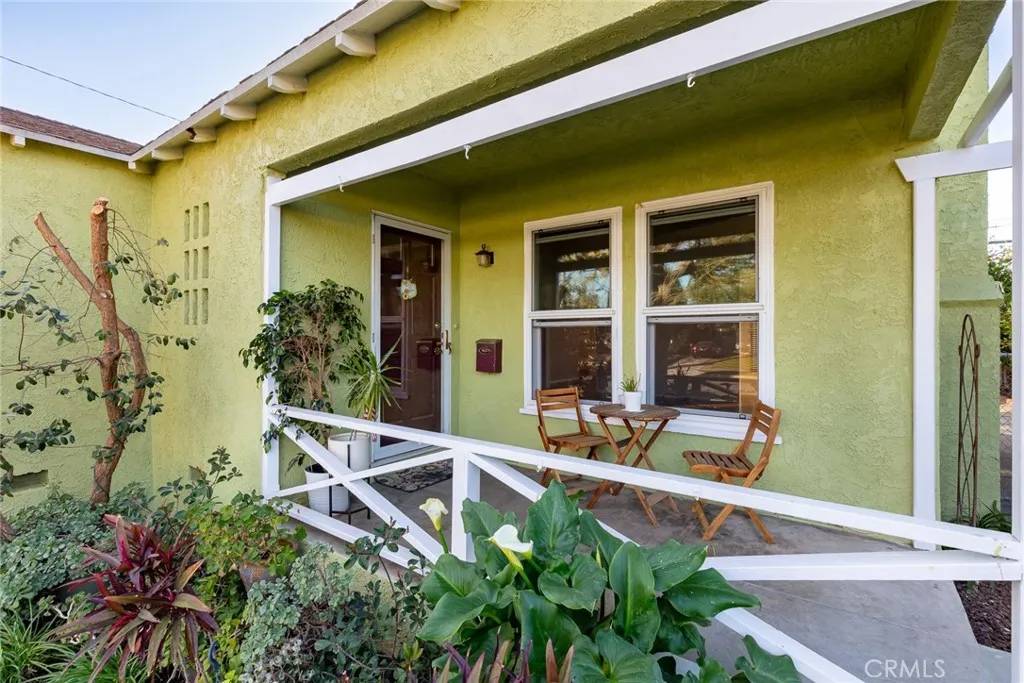 Burbank, CA 91505,1925 N Valley Street