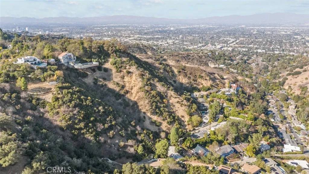 Sherman Oaks, CA 91423,3277 Longridge Terrace