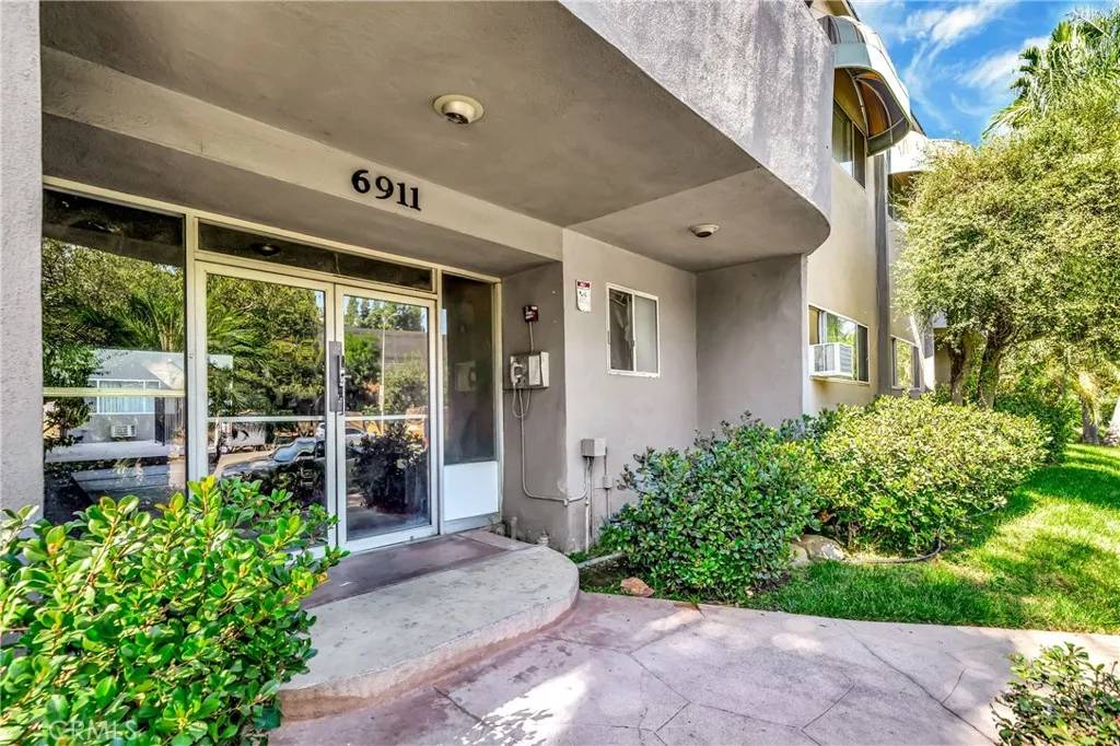 Van Nuys, CA 91406,6911 Haskell Avenue