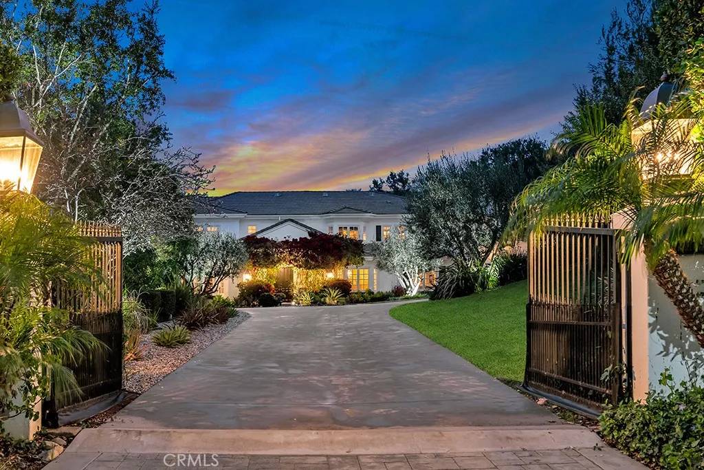 Westlake Village, CA 91362,2136 High Knoll Circle