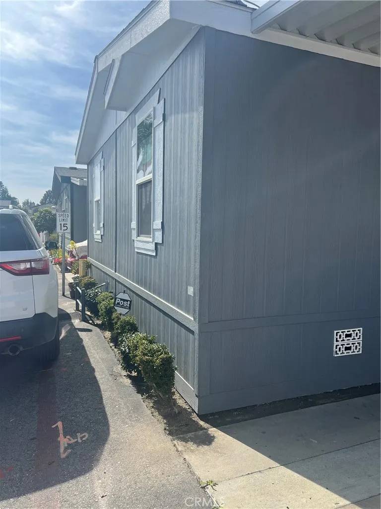 Van Nuys, CA 91405,7560 Woodman #4