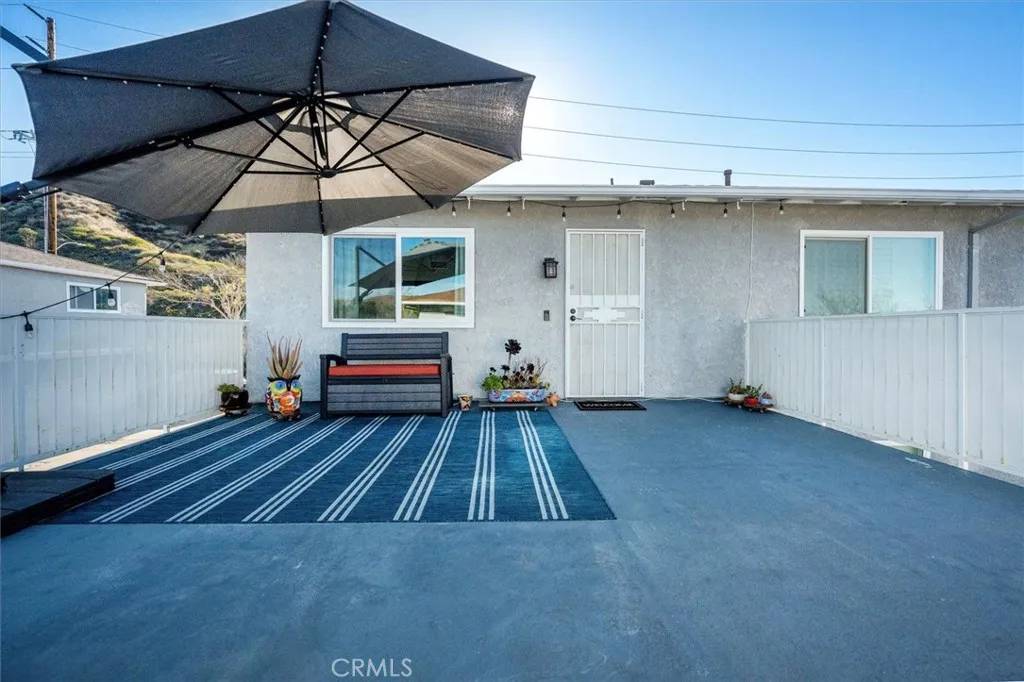 Saugus, CA 91350,20707 Dot Street