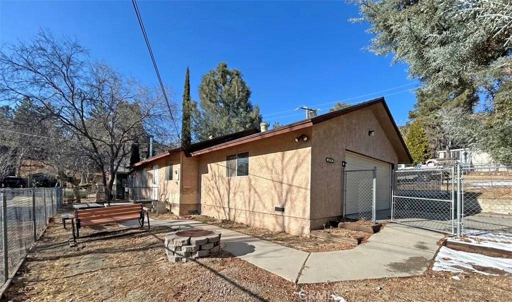 Lake Hughes, CA 93532,43729 Lake View Road