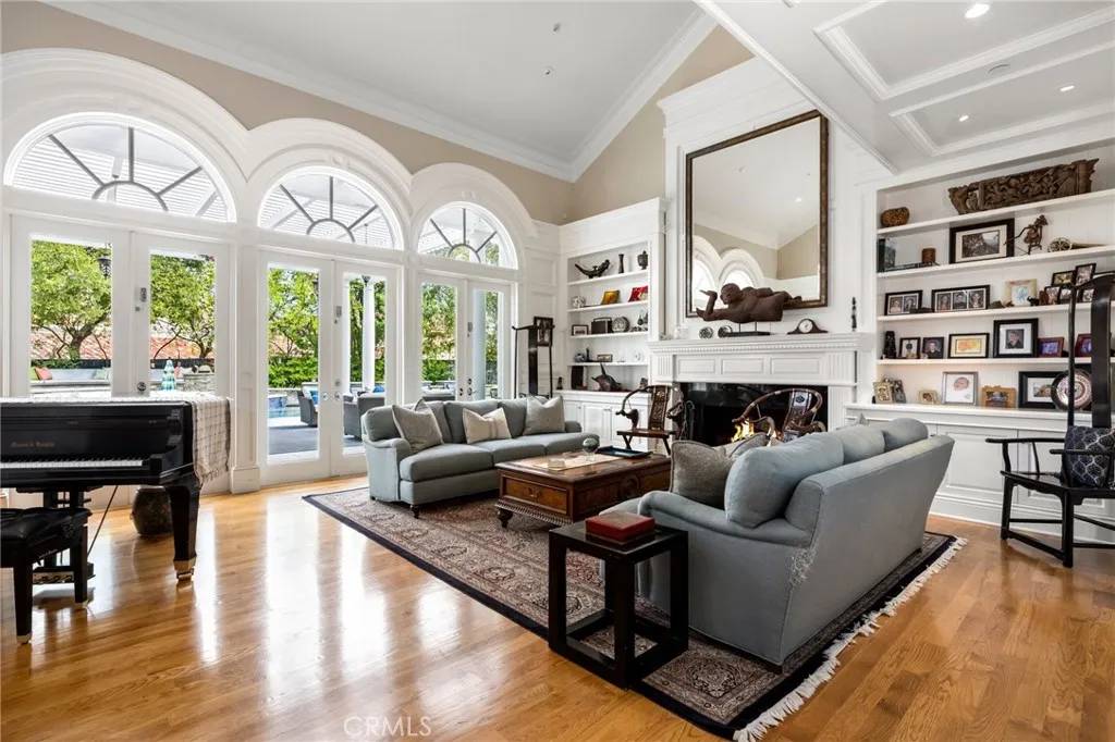 Westlake Village, CA 91362,5163 Lakeview Canyon Road