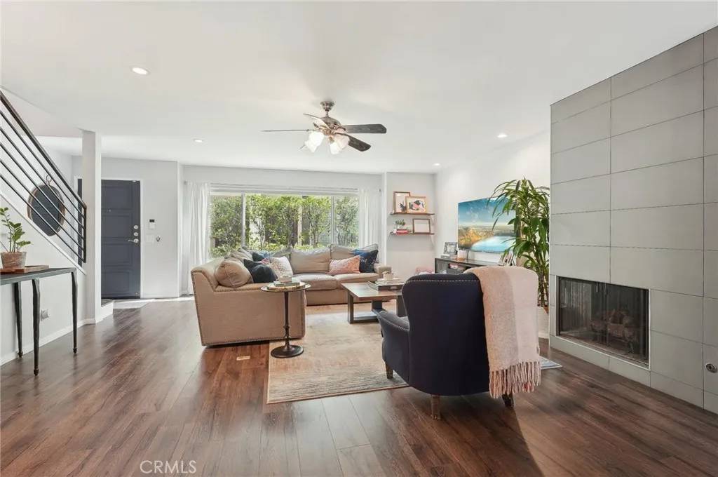 Sherman Oaks, CA 91423,4321 Matilija Avenue #10