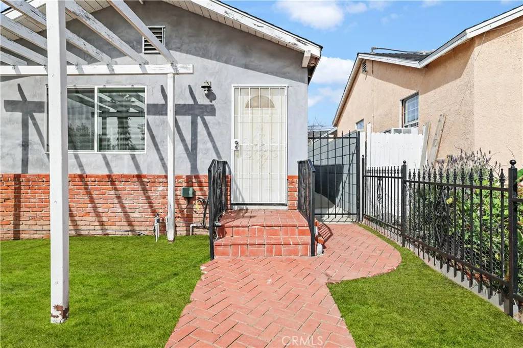 Sylmar, CA 91342,13507 Sayre Street