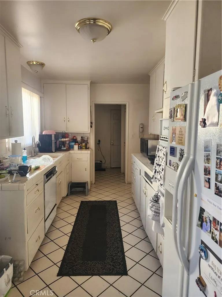 Mission Hills (san Fernando), CA 91345,10217 Lemona Avenue