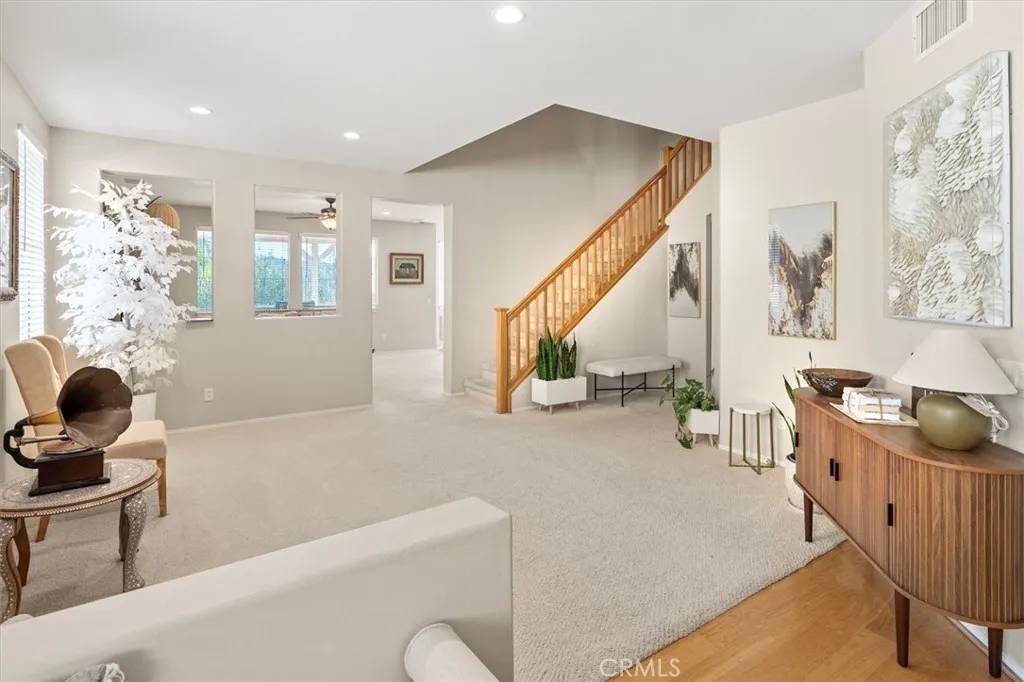 Castaic, CA 91384,27726 Mariposa Lane