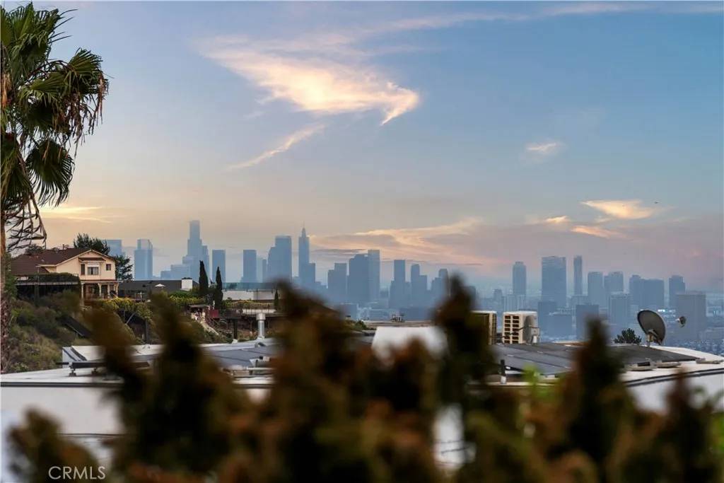 Los Angeles, CA 90046,8000 Oceanus Drive