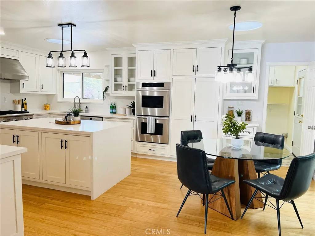 Woodland Hills, CA 91364,20318 Ruston Road